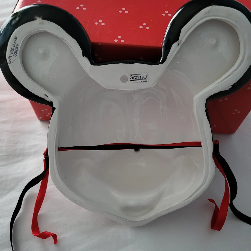 Disney Mickey Mouse Mask with Original Box 8x8 Inches - Picture 5 of 7